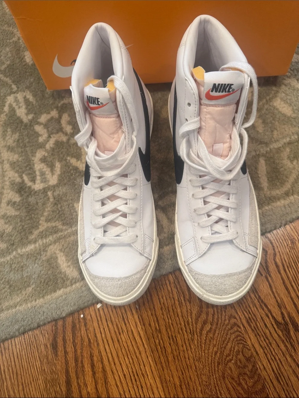Nike White Blazer MIS ‘77 VNTG w/ Black Swoosh- (women’s sz. 11 / men’s sz. 9.5)